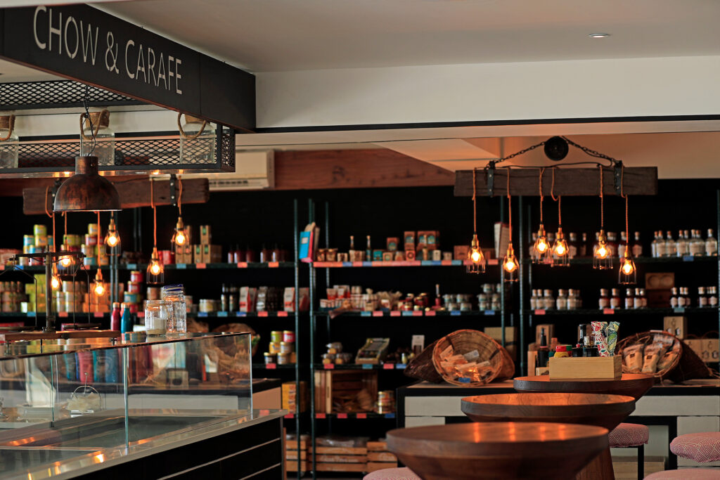 chow and carafe shop market